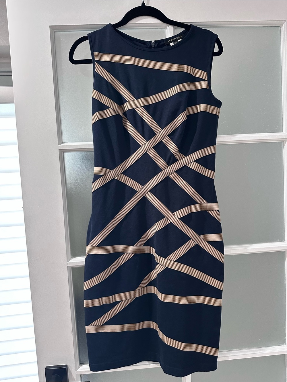 Tadashi Shoji Size M Navy Beige Ribbon Appliqué Sleeveless Sheath Dress
